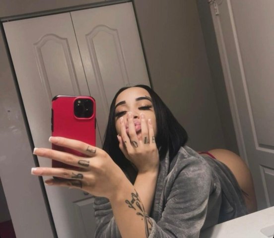 I’m available💫I only do hotels🏨 I don’t do outings 📤 - 29 - 1