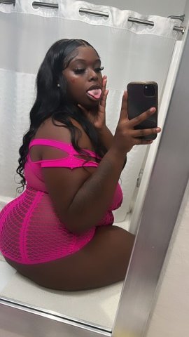NEW IN TOWN Curvy Pretty Face Goddess👑 🔥🍑🍫 Im Sweet🍭👅 Sexy & Full of Energy 🌀Come Get addicted💗💗🍫 INCALLS & OUTCALLS AVAILABLE ALL NIGHT! - 26 - 1