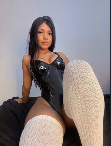 Best Head and Pussy in Town.💯💦💦💦Ready to Cum all over that dick😋🤤Best in Town Guaranteed💯 - 24 - 1