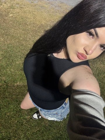 INCALL AVAILABLE - 25 - 1