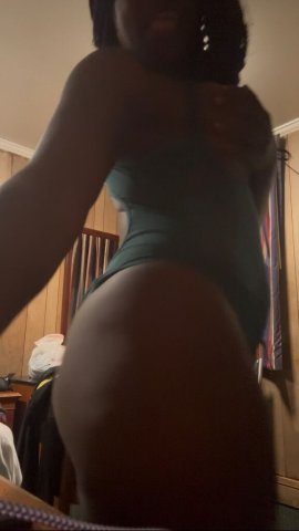 Incalls and Outcalls Specials come see about this Hershey Kiss - 23 - 1