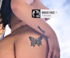 Freaky with a Fat Ass 🍑Pretty Feet 👣 Pink Shaved Pussy 🌷Thick thighs - 21 - Image 5