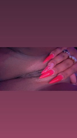 Here for a short time not a long time Cum see me daddy let me fulfill your needs😘💦 - 26 - 1