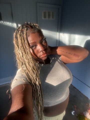 Sweet but seductive 🍭✨ Attentive to every detail 🌹Real connection, no time for games ❗Outcall & Incall ready ✅🍑 Anal👄💦 Oral🚫 No GFE - 28 - 1