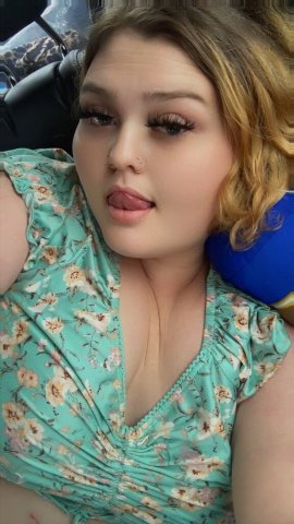 YOUNG,TIGHT AND WET PUSSY🤪GUARANTEED TO MAKE YOU NUT 💦 - 22 - 1