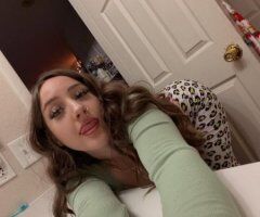 💦Wet and tight pu$sy💦💯😜 Cum eat me out🥰😝 - 22 - Image 3