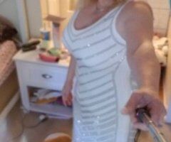 Elko escorts - Large busty Blonde with sexy eyes - 39