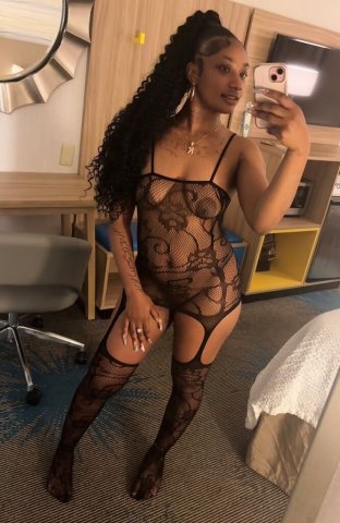 NEW IN TOWN 💕 SEXY SWEETHEART 🌴 THROAT GOAT 💦💦 COME PLAY WITH ME DADDY 😏👅 - 19 - 1