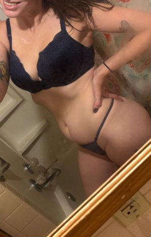 new girl in town and ready to meet you - 30 - 1