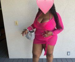 Curvy, confident, and irresistible - 25 - Image 3