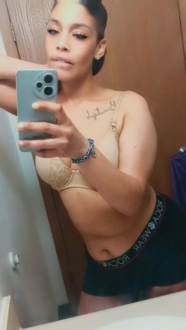 WHEN SHE NICE AND SHAVED 😻😈💦 Its Toss Me around Thursday 100 qvs 👀😏💦 HMU BIG Daddy ‼‼ NO GLOVE NO LOVE 🚫🚫 WHEN SHE NICE AND SHAVED 💦😈😻 - 34 - 1