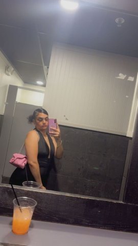 Come see your favorite lil freak 😘 - 19 - 1