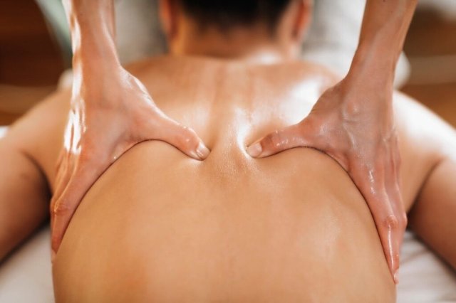 LET MY HANDS EXPLORE YUR BOD TOPLESSBIG TITS 👀 MASSAGE W/HJ //HAPPYENDING OUTCALL ONLY ✅ UNWIND AND FEEL MY HANDS BY SEXY CINDY 💋🤗 NO FULLSERVICE HERE 🚫 - 39 - 1