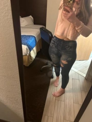 💦💋FRENCH AND CANDIAN DELIGHT💦 😋 ✨ YOUR ULTIMATE FANTASY🥂🥂 UP LATE LETS UNWIND 🥳🌟 A1 SERVICE PROVDER⭐💁🏼♀ YOUR LITTLE PLAYMATE 👅💦🍆🍒 REAL PICS 💯 AVAIL 24/7 - 28 - 1