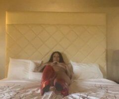 your favorite fantasy just logged on 💋 - 25 - Image 5