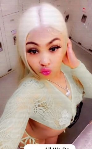 Hello lovely gentlemen I’m star 💫 🥂Your favorite Young petite super tight & wet beauty 🌊 - 23 - 1