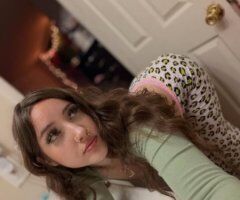 💦Wet and tight pu$sy💦💯😜 Cum eat me out🥰😝 - 22 - Image 7