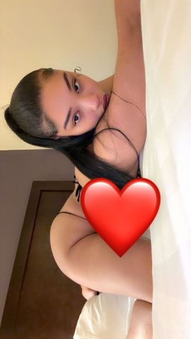 Slim Thick Beauty 💋 Good Energy & Private Fun Available incall and outcall 😘 LEAVING OUT OF TOWN COME SEE ME 😋😋 - 21 - 1