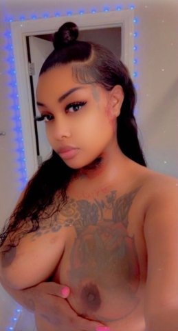 UPSCALE ✨ PLAYMATE 𝐴𝑉𝐴𝐼𝐿𝐴𝐵𝐿𝐸 Now In And Out Calls 🩷 - 28 - 1