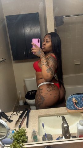 come bust all over this big booty 😍 incalls downtown/low end - 20 - 1