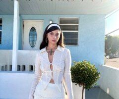 Classy Brunette who Gets the Sa at fredxx - 25 - Image 2