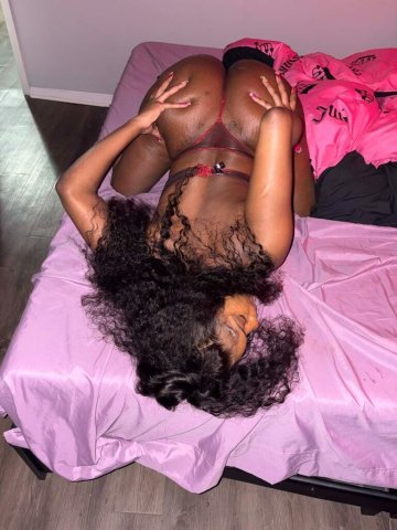 2 YOUNG FREAK HOS💦 Outcalls - 21 - 1