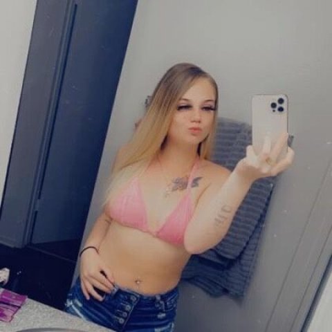 petite burnette 🫦 available NOW Outcall sac 📍 - 24 - 1