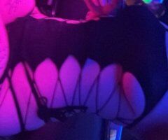 young snow bunny ready to play - 20 - Image 2