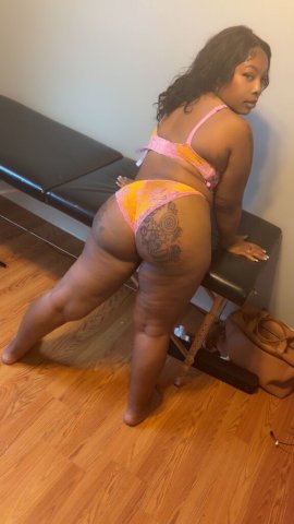 hey im "biscotti with the body" CARDATES or OUTCALL no bare at all - 25 - 1