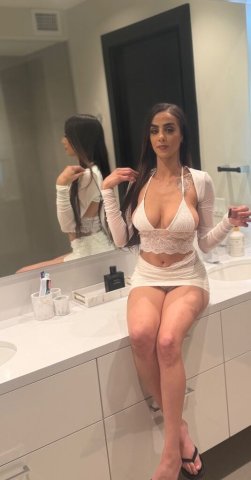 im back 👀❤arabic big 🫒🫒 long hair don’t care lol 😝 Great personality 💅 - 24 - 1