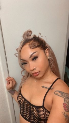 😘 hi babes. CARPLAY & OUTCALL TEXT ME 📲 lets meet up - 26 - 1
