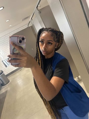 Sweet but seductive 🍭✨ Attentive to every detail 🌹Real connection, no time for games ❗Outcall & Incall ready ✅🍑 - 22 - 1
