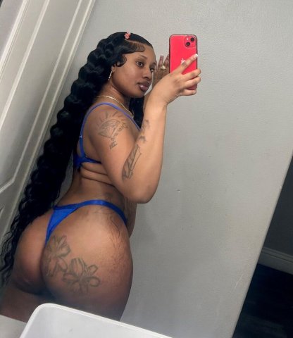 Petite Bombshell 💣 - 20 - 1