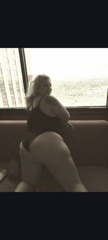 Incall babe! Who else is bored and lonely tonight. - 40 - 1
