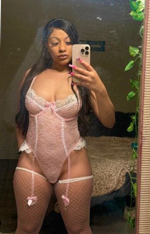Your Favorite Distraction 😌 OUTCALLS ONLY !❌ no incalls or car dates ❌ - 25 - 1