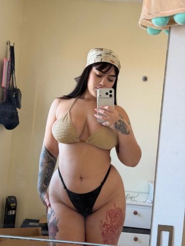 Hi love daddy, I'm available for you 24/7 love😘🥰 - 23 - 1