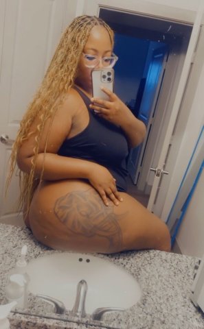 BIG BOOTY THICK CHOCOLATE EBONY ....Come get relaxed dadddy & let me relieve some stress 😜🤪💦💦 - 28 - 1