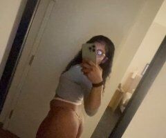 The BEST in Town💦 - 23 - Image 2