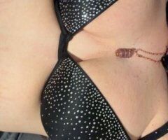 Milwaukee escorts - Pretty Goddess🥰🥰 Come feel this throat 😈 INCALLS & OUTCALLS!! QV SPECIAL - 20