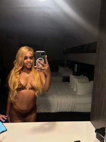 more than just pretty 😋💦 - 23 - 1