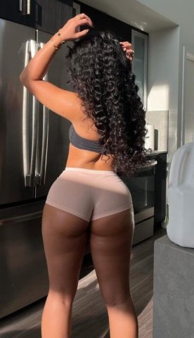 I am a young Latina new to the area 🥰😍 - 19 - 1