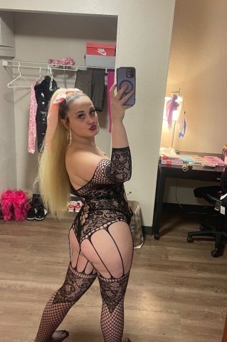 Your fav Upscale Blonde Bombshell is back 💃🏼🐰Ask about my 2girl👩🏼‍❤️‍💋‍👩🐱Incall and outcall available - 20 - 1
