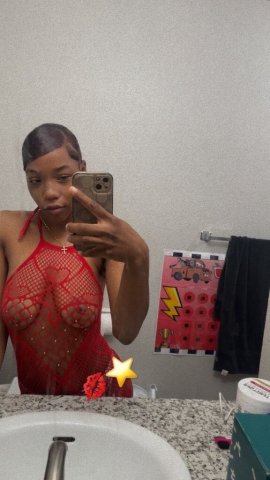 NEW IN TOWN💋COME SEE ME👀 OUTCALLS & CAR MEETS Available NOW💋2 GIRL SPECIAL 🥂💕 . - 19 - 1