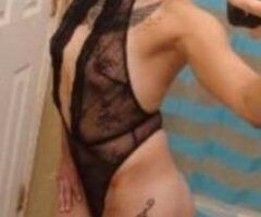 Sexy Brunette looking For a Good Time - 35 - Image 2