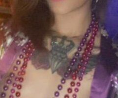 Sexy Brunette looking For a Good Time - 35 - Image 3