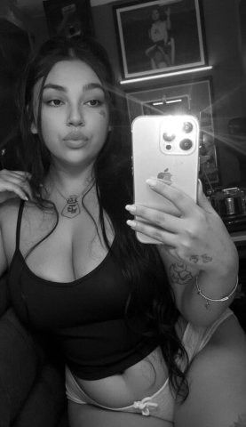 Sexy thick latina waiting to please you 😘🥰 - 24 - 1