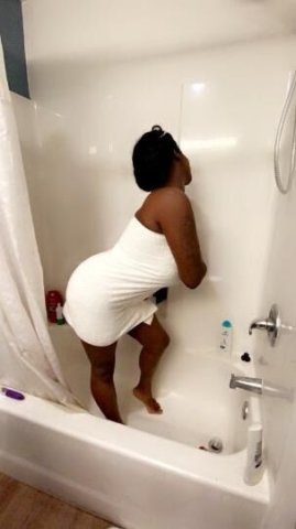 come and play with me and fulfill your wildest fantasies. perfect lil snack size treat sexy n super wet n sweet i except AA. i have a two girl going right now n also on incall - 30 - 1