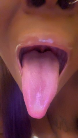hey fellas its friday late night freak speacial located in lansing/indiana now fetish friendly anal,creampies,greek,squirting,domintant,bondage& more freaky friday come now incalls availible bj60 bbj80 qv100 ask about my special - 27 - 1