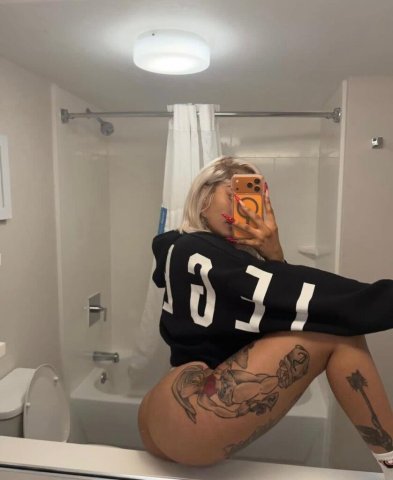 Hello, I’m available. I do a delicious massage service and very rich sex. You can come and have a good time with me. I’m available for a week. This location ❤️❤️🥰🥰🥰😍😍 - 23 - 1