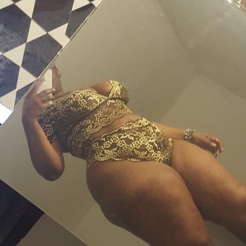 massage therapist available magic fingers and sweetest touch full service available qv is 💯 🌹 - 38 - 1